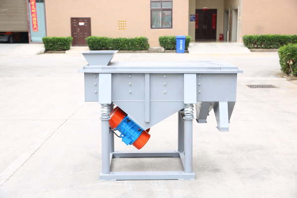 振動(dòng)篩分設(shè)備中振動(dòng)電機(jī)使用時(shí)需要注意哪些問題